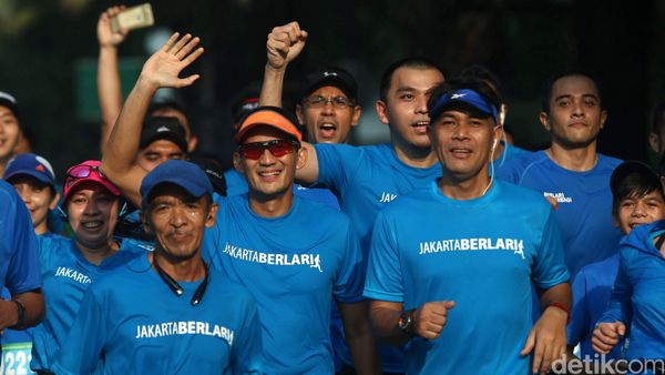 Sandiaga Uno Bersama Komunitas Jakarta Berlari