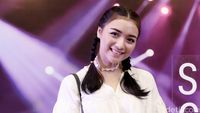 Citra Kirana Berkepang Dua di Konser Selena Gomez, Yay or Nay?