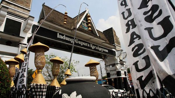 Hiasan Gapura Membuat HUT Purwakarta Semarak