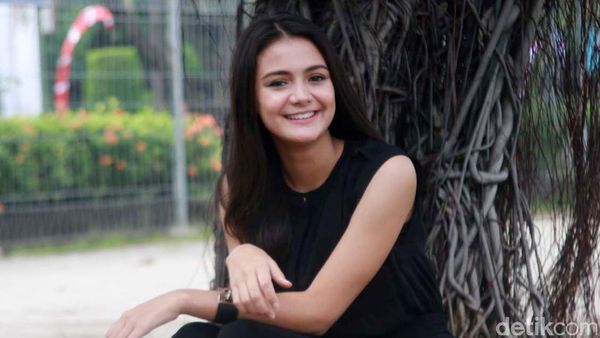 Amanda Rawles Tampak Dewasa di Usia 15 Tahun