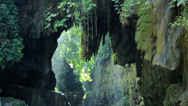Potret Indahnya Green Canyon di Pangandaran