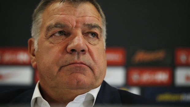 Sam Allardyce dipecat karena terjebak liputan investigasi media Inggris. (