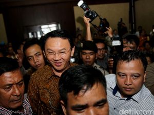 Barang Bukti yang Dipotret Ahok Adalah Usulan Perda Tata Ruang