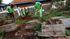 Petugas Dinas Pemakaman Temukan Makam Fiktif
