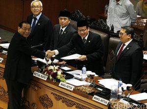 DPR Gelang Sidang Paripurna