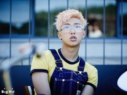 Mendadak Sakit, Rapmon BTS Tak Lanjutkan Tampil di Konser Beijing