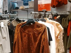 The Executive Diskon Hingga 80%, Blouse Mulai dari Rp 78 Ribuan