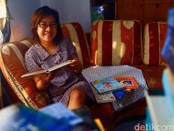 Clara Ng Rilis Buku Himne Bunga-bunga di Ladang dan Cerita Lainnya