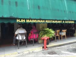 Hjh. Maimunah: Sedapnya Tahu Telur dan Paru Balado di Resto Halal Peraih Bib Gourmand