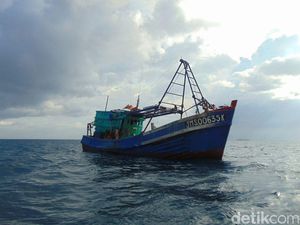 Polri Tangkap 2 Kapal dan 22 ABK WN Vietnam di Perairan Natuna