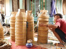 Cerita Perajin Bambu di Purwakarta yang Omzetnya Naik 10 Kali Lipat