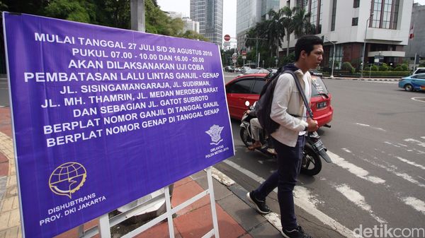Uji Coba Kendaraan Ganjil Genap di Jakarta