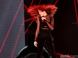 Billboard Serahkan Gelar Women of the Year ke Selena Gomez