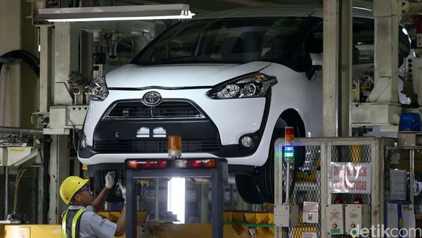 Melihat Produksi Toyota Sienta