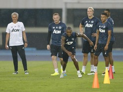 Jelang Derby Manchester di Beijing, MU dan City Diadang Banyak Masalah