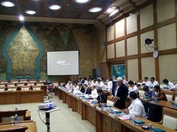 Molor 1,5 Jam, Rapat Komisi VII dan Menteri ESDM Akhirnya Dimulai