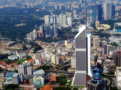 Uji Adrenalin, Naik ke Puncak Menara Komunikasi Tertinggi di Malaysia