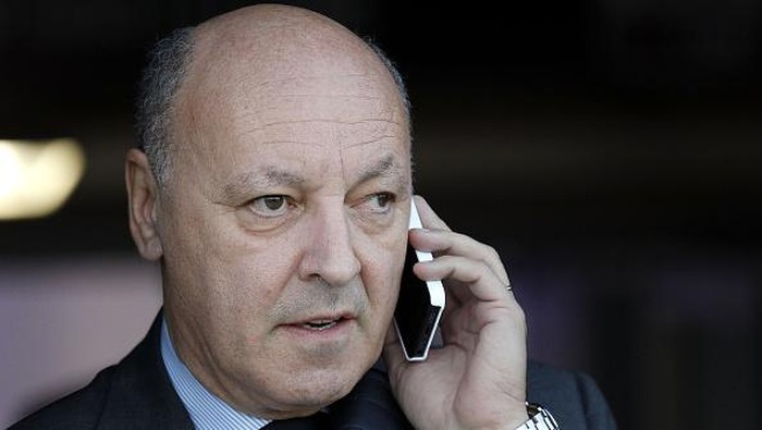 EMPOLI, ITALY - NOVEMBER 01: Giuseppe Marotta general manager of Juventus FC during the Serie A match between Empoli FC and Juventus FC at Stadio Carlo Castellani on November 1, 2014 in Empoli, Italy.  (Photo by Gabriele Maltinti/Getty Images)