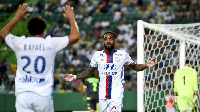Lyon Tolak Tawaran Arsenal untuk Lacazette