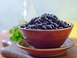 Cegah Demensia Sejak Dini, Coba Rutin Konsumsi 5 Makanan Ini