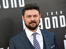 Dari Star Trek, Karl Urban Cukur Rambut untuk Thor: Ragnarok