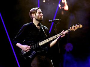 Bassis The Killers Siap Rilis Album Solo Kedua