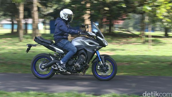Menjinakkan Yamaha MT-09 Tracer