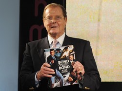 Roger Moore Berpulang, Chika Jessica Sindir DA Terkait Kelapa Gading