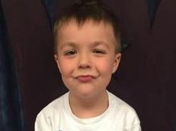 Ketika Mimpi Bocah dengan Kelainan Genetika Menjadi Tukang Sampah Terwujud