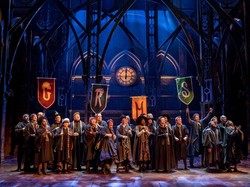 Harry Potter and the Cursed Child Raih Penghargaan Teater Terbaik di Inggris