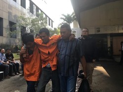 Pria Bersarung yang Dibakar di Serpong Ternyata DPO Polisi