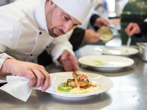 Ini 12 Aturan Penting di Dapur Restoran Menurut Chef Professional (2) Ini 12 Aturan Penting di Dapur Restoran Menurut Chef Professional (2)