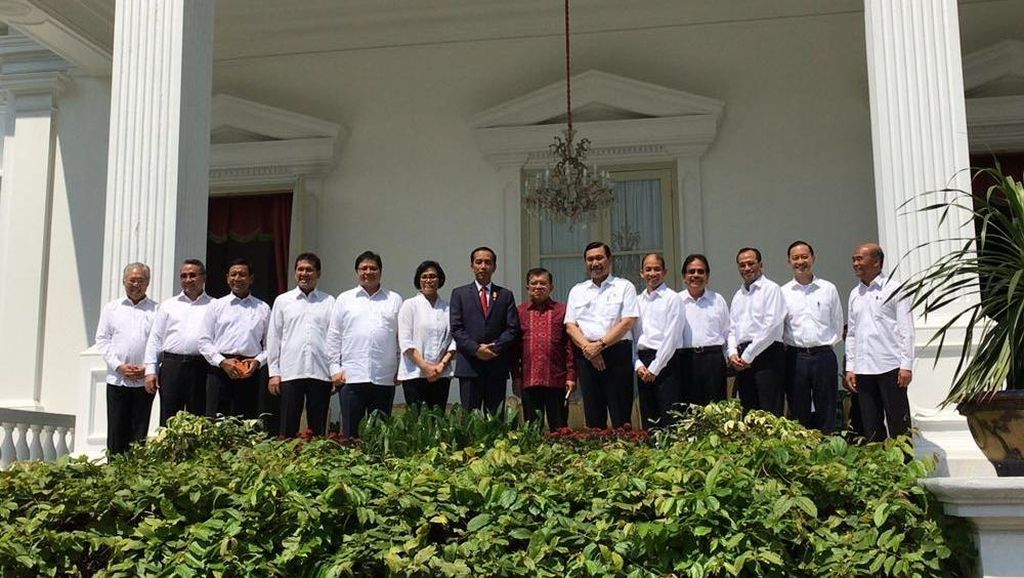 Melihat Lagi Deretan Reshuffle Kabinet Jokowi di Hari Rabu