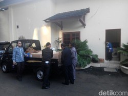 Barang-barang Luhut Dikemasi dari Kantor Kemenko Polhukam