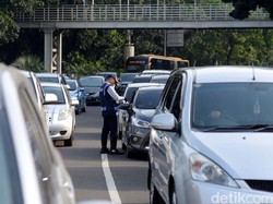 Uji Coba Hari Kedua, Giliran Kendaraan Pelat Genap yang Melintas