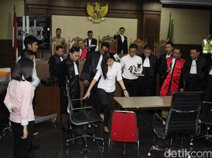 Aksi Hakim Binsar Jadi Sutradara Rekonstruksi Kematian Mirna di Ruang Sidang