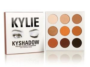 Baru Dirilis, Eyeshadow Kylie Jenner Habis Terjual Kurang Dari Satu Menit