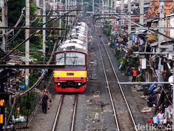 Asyik, 17 Agustus Naik KRL Gratis!