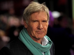 Terlalu Semangat, Harrison Ford Tersedak Saat Rilis Indiana Jones di D23 Expo
