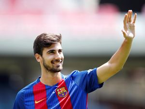 Enrique Sebut Gomes Punya Potensi Mainkan Peran Busquets