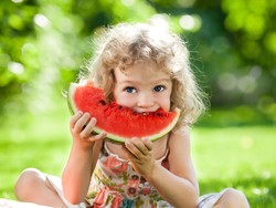 Beri si Kecil Asupan Buah dan Sayur Termasuk Pemenuhan Hak Anak Lho
