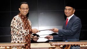 Anies Serahkan Jabatan Mendikbud ke Muhadjir Effendy