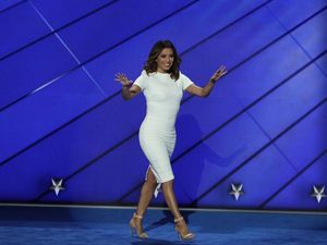 Foto: Selebriti Tampil Stylish saat Dukung Hillary Clinton Jadi Presiden AS