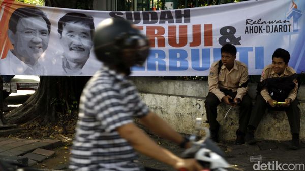 Spanduk Dukungan Ahok-Djarot