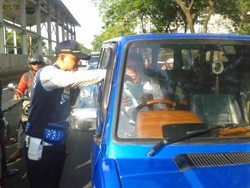 Uji Coba Ganjil-Genap, Mobil Pelat Genap Dibiarkan Lewat di Jl Sisingamangaraja