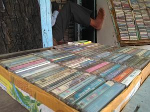 Weekend Ini, Berburu Rilisan Fisik di Pasar Koleksi Bandung Yuk! Weekend Ini, Berburu Rilisan Fisik di Pasar Koleksi Bandung Yuk!