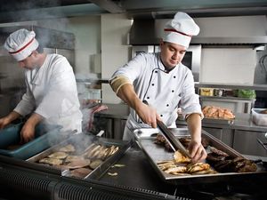 Ini 12 Aturan Penting di Dapur Restoran Menurut Chef Professional (1)