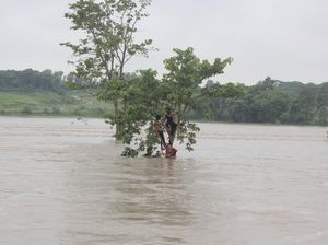 Banjir Tewaskan 58 Orang di Nepal, 1 Juta Warga di India Mengungsi Banjir Tewaskan 58 Orang di Nepal, 1 Juta Warga di India Mengungsi