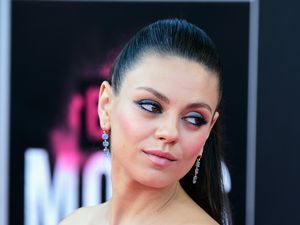 Mila Kunis Pernah Diancam Tak Dapat Kerjaan Kecuali Tampil Semi-Naked
