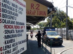 Karyawan Pabrik Kertas Tewas Tertimpa Kertas Pres Seberat 1,2 Ton